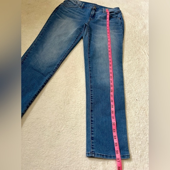 Chico's Platinum Light Wash Ankle Jeans - Size 00 (29") - Picture 4 of 10